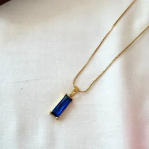Simple blue pendant chain