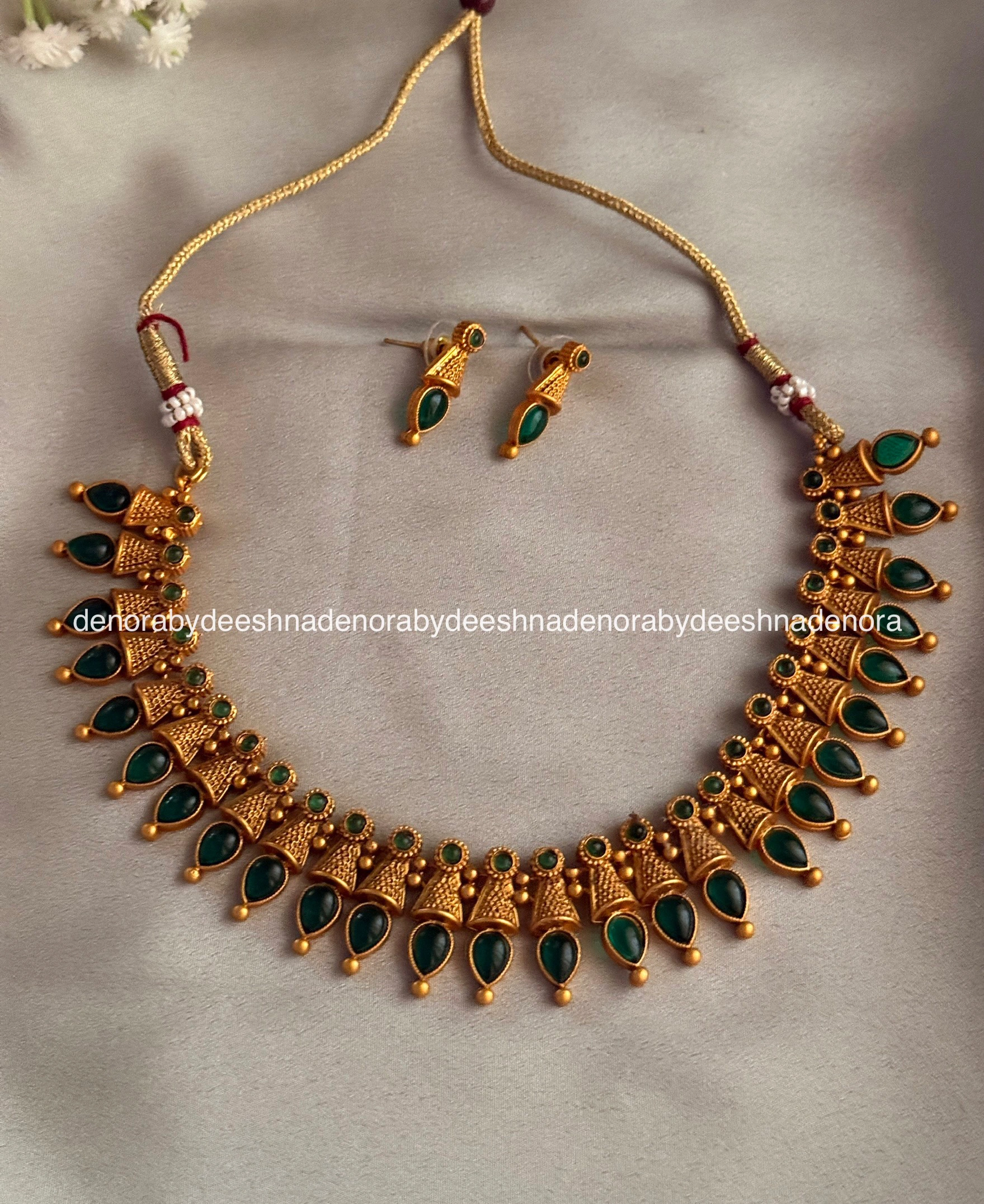 Green necklace set