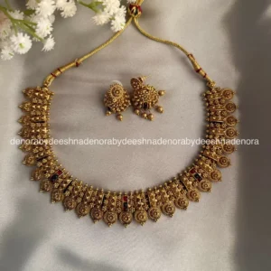Traditional necklace set